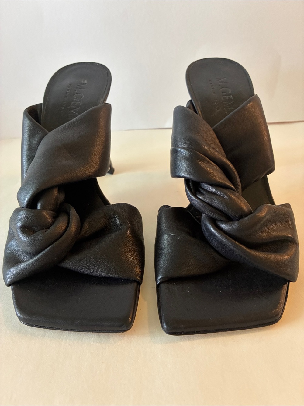 M.GEMI Italy square toe leather twisted knot slide sandles. Sz 36